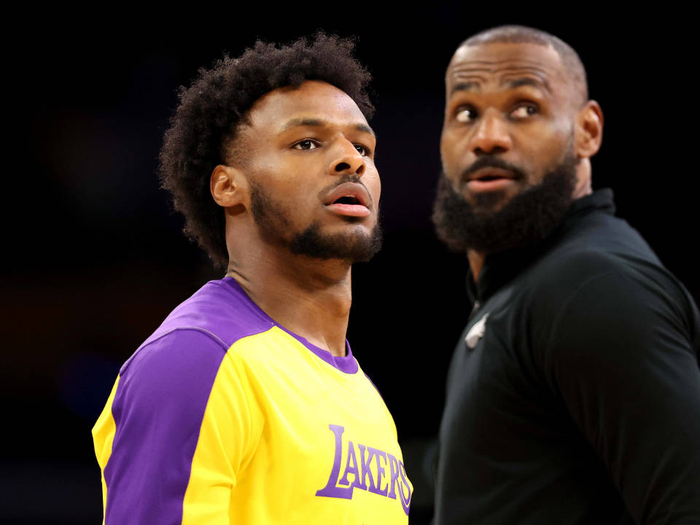 布朗尼本赛季年薪195万,实际到手有多少?说出来你可能不信|NBA|布朗尼·詹姆斯|勒布朗-詹姆斯|洛杉矶湖人队|nba_新浪体育_新浪新闻